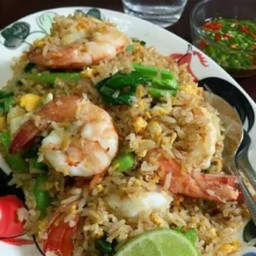 ข้าวผัดรถไฟกุ้ง