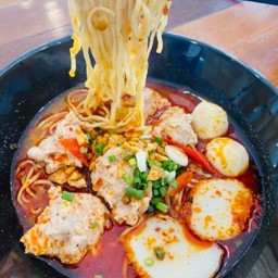 บะหมี่สดหมูเด้งต้มยำแซ่บ