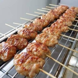 หมูปิ้งนมสดและไก่ย่าง