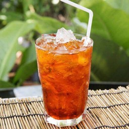 น้ำชาดำ (แก้ว)