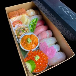 Omakase Sushi Box