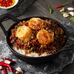 ข้าวกะเพราเต้าหู้ไข่ทอดเนื้อโคขุนคั่ว