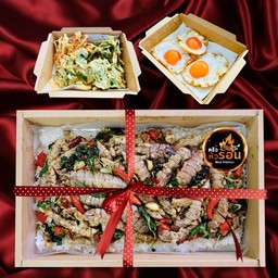 เมนูข้าวราดกะเพรากั้งหัวร้อน หรือ คั่วพริกเกลือของขวัญ