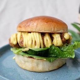 Chunky Crispy Chicken & Caesar Burger