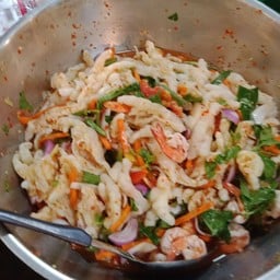 ร้าน คนละยำตลาดโต้รุ่งร้อยเอ็ด -