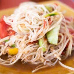 เมนูอีสานส้มตำไก่ย่างเจ้นี-บุญสิน