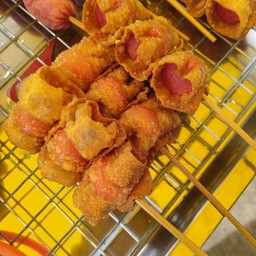 ร้านลูกชิ้นทอดเต๊นเหลือง