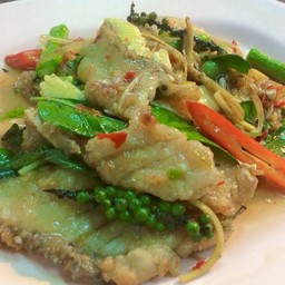ปลากะพงผัดฉ่า