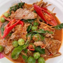 เนื้อผัดพริกแกง