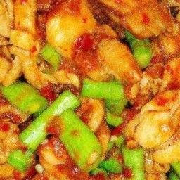 ผัดพริกแกงไก่(เป็นกับข้าว)