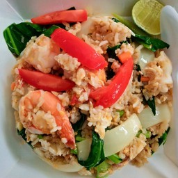 ข้าวผัดรถไฟทะเล