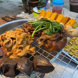 ข้าวขาหมู และก๋วยจั้บน้ำข้น
