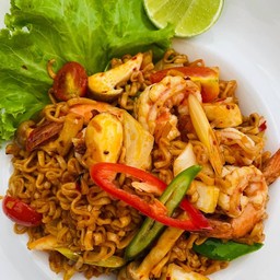 มาม่าผัดต้มยำกุ้ง