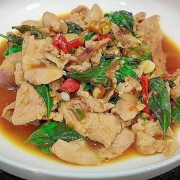 ข้าวไก่ผัดใบโหระพา
