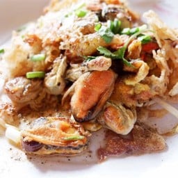 หอยทอดโฮโซ & ทะเลทอดไฮโซ ซีเจ มอร์ บ้าน กรด ซีเจ  มอร์ บ้านกรด