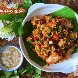 สามชั้นคั่วพริกเกลือ