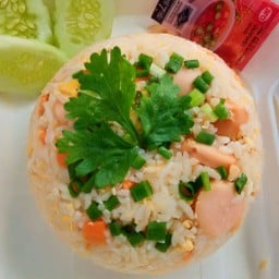 ข้าวผัดไส้กรอก