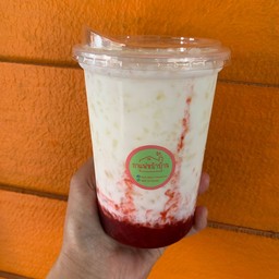 นมหมีสตอเบอร์รี่เยน