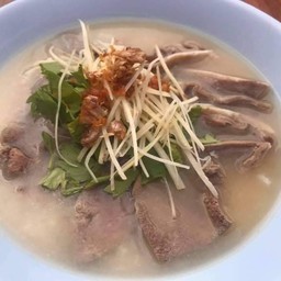 ข้าวต้มหมูเครื่องใน