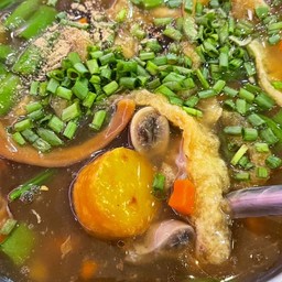 กระเพราปลาน้ำแดง