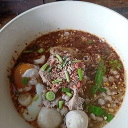 ร้านก๋วยเตี๋ยวโป๋ติ๋น