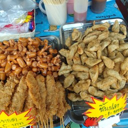 แซนวิชทอดหน้าโรงเรียนหญิง