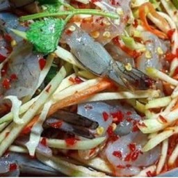ยํามะม่วงกุ้งสดปลาร้านัว