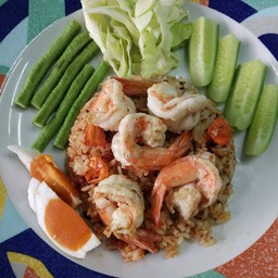 ข้าวผัดน้ำพริกกุ่งเสียบ