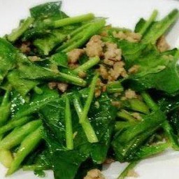 คะน้าน้ำมันหอยหมูสับ