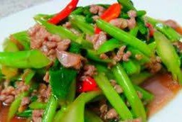 ผัดพริกคะน้าหมูสับ