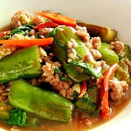 ผัดมะเขือยาวหมูสับ