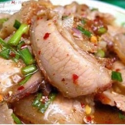 น้ำตกคอหมูย่าง