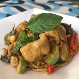สปาเก็ตตี้ผัดเขียวหวานไก่