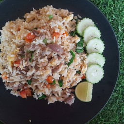 ข้าวผัดเครื่องในไก่