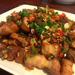 หมูสามชั้นคั่วพริกเกลือ
