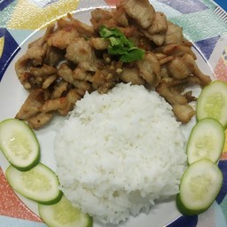 ข้าวหมูทอดน้ำปลา