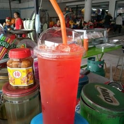 ลูกชิ้นแม่ประนอม&น้ำหวาน@หลังห้างเพชรเกษม