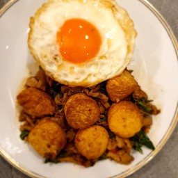 ข้าวกะเพราเต้าหู้ไก่สับ