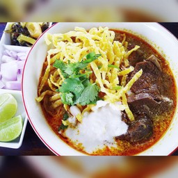 ข้าวซอยเนื้อ พิเศษ