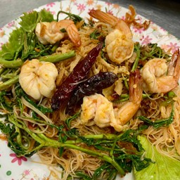 เส้นหมี่ผัดกระเฉด