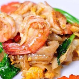 ผัดซีอิ้วเส้นใหญ่กุ้ง