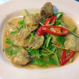 ปลาช่อนผัดคื่นฉ่าย