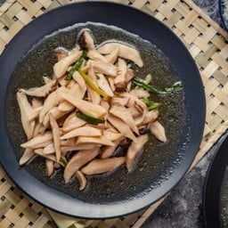 ผัดเห็ดออรินจิน้ำมันหอย