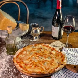 Quattro Formaggi (4 cheese)
