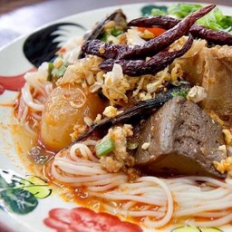 ขนมจีนน้ำเงี้ยว