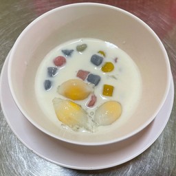 บัวลอยนมสด