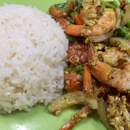 ข้าวราดผัดผงกะหรี่