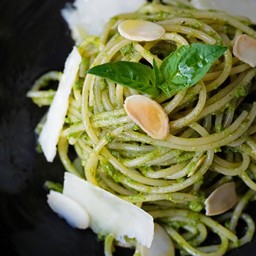 Pesto Pasta with Garlic