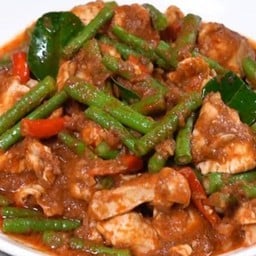 ผัดพริกแกงหมู ราดข้าว