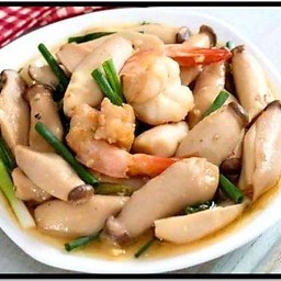 เห็ดออรินจิผัดกุ้ง